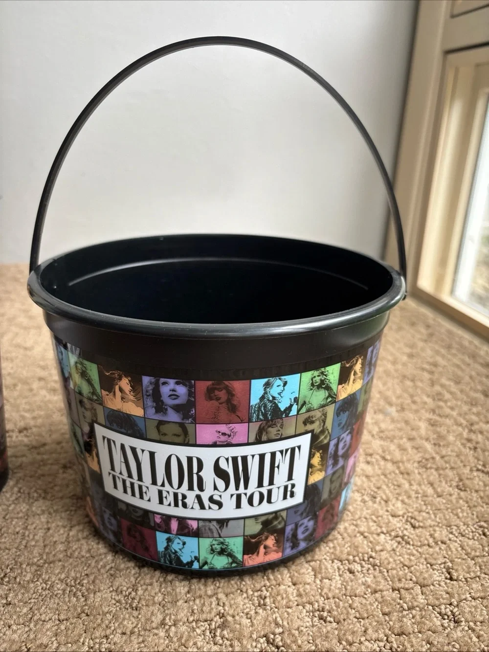 Taylor Swift official looking